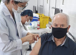 Aos 80 anos, ‘pai’ do Zé Gotinha é vacinado contra Covid-19 em Curitiba