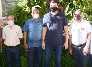 Pedro Lupion entrega R$ 400 mil e anuncia mais R$ 500 mil para comunidade