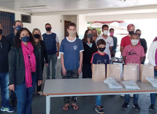 Projeto ‘Toque seu Coração’ doa celulares para alunos de Bandeirantes