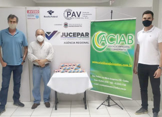 Associados da ACIAB realizam doações de oxímetros para a saúde municipal