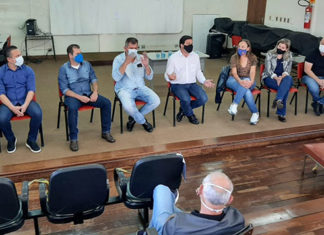 Secretário Sandro Alex visita Andirá e promete recuperação da PR-092