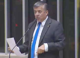 Deputado federal Boca Aberta denúncia empresa responsável por terceirados na Câmara