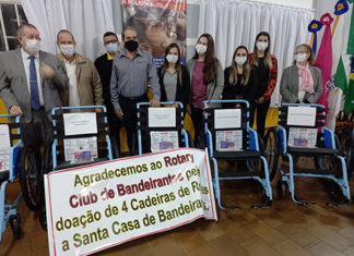 Rotary entrega cadeiras de rodas para entidades assistenciais da região