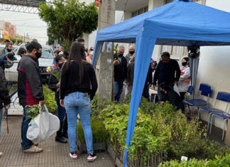 Famílias de Bandeirantes recebem donativos arrecadados pelo IAT