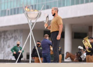 Governo do Estado homenageia profissionais da saúde em cerimônia da Semana da Pátria