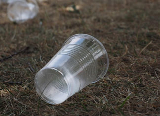 Projeto ‘UEL com menos plástico’ incentiva redução do uso de copos e canudos descartáveis