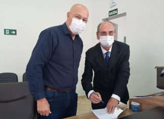 Livro dos médicos pioneiros