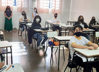 Alunos do Colégio ECEL realizam a prova de Proficiência em Inglês