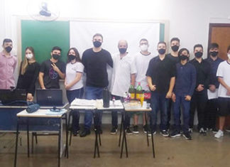 Café Sociológico, no Colégio ECEL, debate sociedade pós-moderna