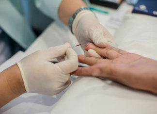 Prontoclin de Andirá oferece exames através de punção digital