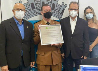 Homenagem pela atuação!