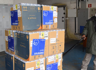 Começa a distribuição de doses de reforço para as regionais de saúde