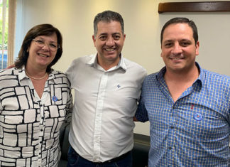 Visita e entrega de veículo para Estratégia Saúde da Família