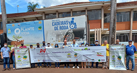 Distrito 4710 do Rotary Internacional distribui mudas de árvores em Bandeirantes
