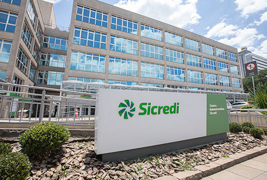 Sicredi está entre as 5 melhores instituições financeiras brasileiras no ranking mundial da Forbes