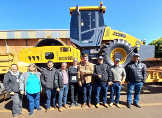 Prefeitura de Bandeirantes entrega rolo compactador para atender setor da agricultura