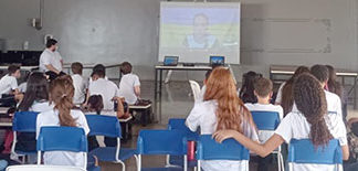 Colégio Maximus trouxe palestra de ucraniana sobre a guerra entre Rússia e Ucrânia