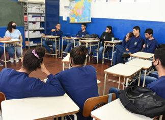 Projeto da UENP de prevenção às drogas atende escolas públicas do Norte Pioneiro