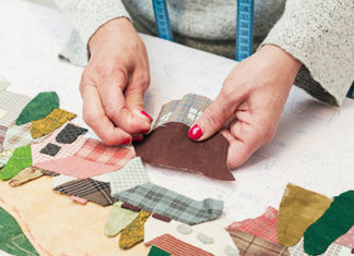 Feira do Artesão acontece nesta quarta-feira junto com a Missa das Rosas