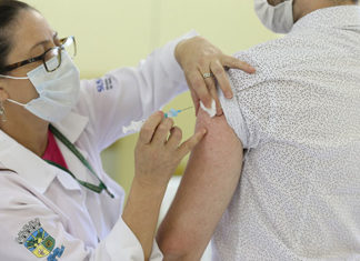 Paraná vai aplicar 2ª dose de reforço contra a Covid-19 em pessoas acima de 40 anos