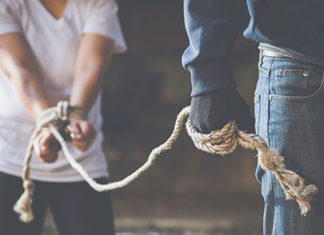 Denúncias sobre tráfico de pessoas podem ser feitas por site e pelo número 181