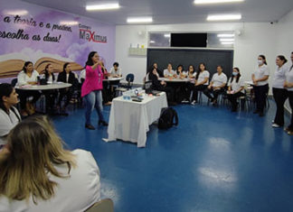 Colégio Maximus promove encontro com assessora do Sistema Maxi Ensino