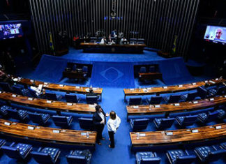 Senado aprova redução na idade mínima para laqueadura