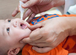 Vacinação infantil: campanha mira poliomielite e outras doenças