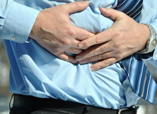 Dor nas costas ou dor pélvica pode ser sinal de problema renal