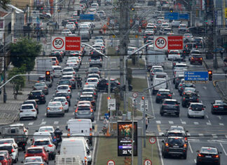 Licenciamento das placas com final 6, 7 e 8 termina em outubro