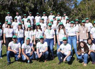 Programa Viva Mais Verde realiza plantio de 500 árvores