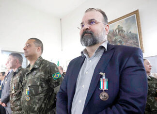 Secretário da Comunicação Social e da Cultura recebe medalha Tenente Max Wolf Filho