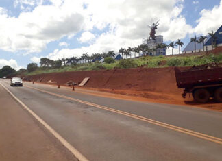 Construção de passarela bloqueia trecho da BR-369 com acesso a Bandeirantes