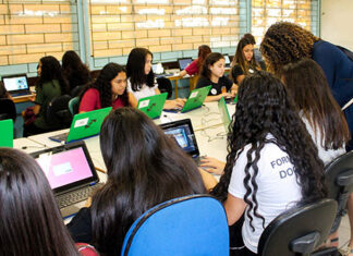 No Dia Mundial da Educação, Governo destaca esforços para manter Paraná no topo