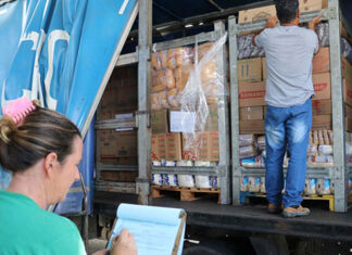 Governo inicia entrega de alimentos não perecíveis para merenda em 2,1 mil escolas