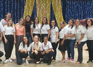 Alunos do Colégio Maximus encenam a Paixão de Cristo