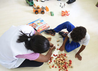 Brinqueped promove desenvolvimento lúdico de crianças através de brincadeiras