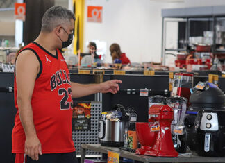 Procon dá dicas para consumidor evitar problemas na compra de presentes para o Dia das Mães