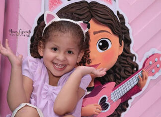 Os 4 aninhos de Heloísa!