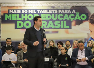 Alunos da rede estadual começam a receber tablets como ferramenta educacional
