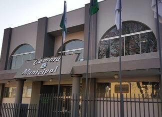 Câmara vota e aprova aumento de 9 para 13 vereadores em Santo Antônio da Platina