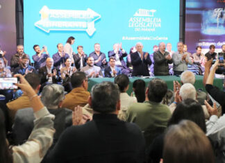 Assembleia recebe reivindicações da população dos Campos Gerais durante sessão especial em Castro