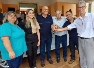 Deputado Romanelli entrega carro para a Santa Casa de Bandeirantes
