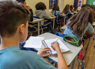 Provas do Saeb serão aplicadas a partir deste mês na rede estadual do Paraná