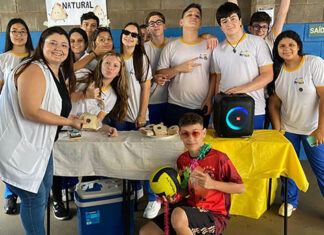 Alunos do Colégio ECEL realizam, com sucesso, a Feira do Empreendedorismo