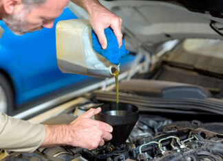 Confira quatro sinais de que você precisa trocar o óleo de seu veículo antes do Carnaval