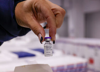 Paraná amplia vacinação contra a dengue para 12 a 14 anos; aplicação está em apenas 23%