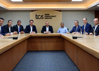 TCS anuncia expansão em Londrina durante missão oficial do governador Ratinho Jr na Índia