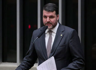 Câmara aprova projeto que barra benefícios sociais a invasores de terras