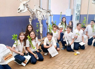 Alunos do Colégio Maximus conhecem ciência na prática